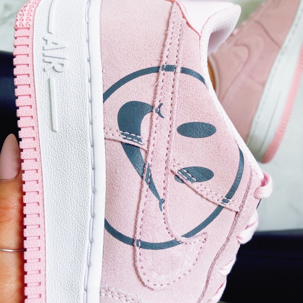 Air force 1 LV8 2 - Picture 2 of 8